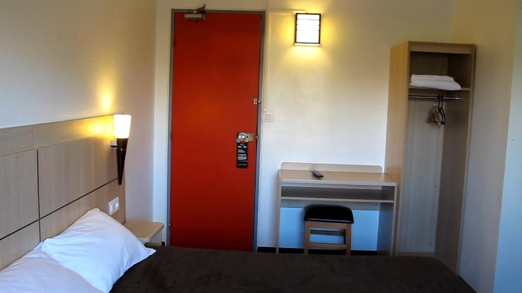 Hotel Class'Eco Courcouronnes Ngoại thất bức ảnh