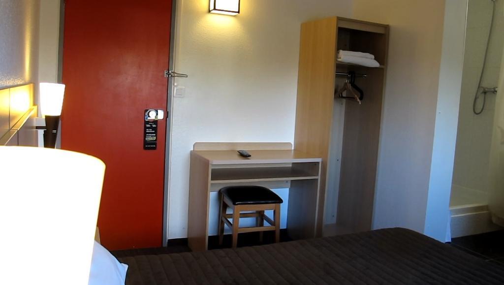Hotel Class'Eco Courcouronnes Ngoại thất bức ảnh