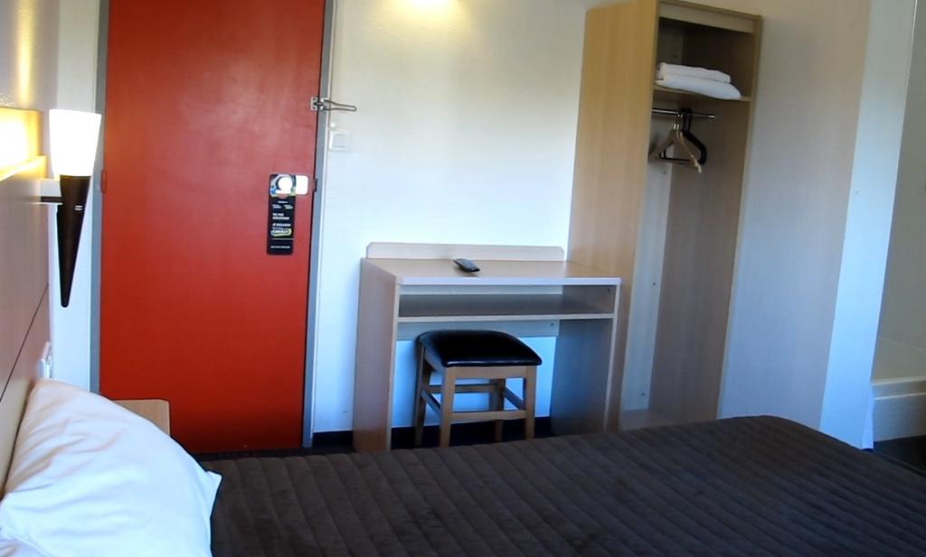 Hotel Class'Eco Courcouronnes Ngoại thất bức ảnh