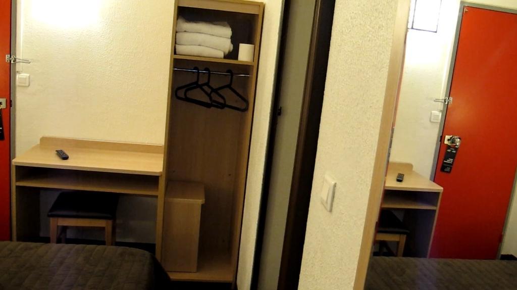 Hotel Class'Eco Courcouronnes Ngoại thất bức ảnh
