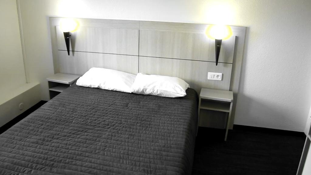 Hotel Class'Eco Courcouronnes Ngoại thất bức ảnh