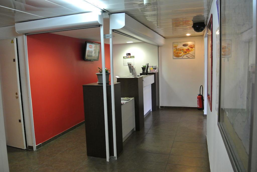 Hotel Class'Eco Courcouronnes Ngoại thất bức ảnh